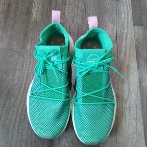 Adidas women's green running shoes size 7.5